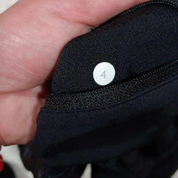 Lululemon black & gray stripe athletic crop leggings womens sz 4 - Picture 8 of 10